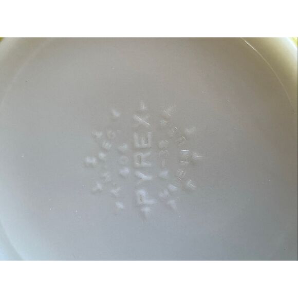 Pyrex #440 primary yellow mixing bowl retro lemon slice vintage 50’s - Picture 3 of 7
